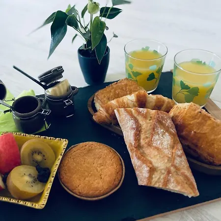 Maison Akaza *